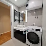 아파트 Adore - Modern