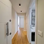 Adore - Modern 아파트