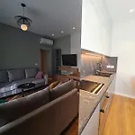 Adore - Modern 아파트 티라나