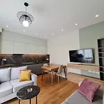 Adore - Modern 아파트 티라나