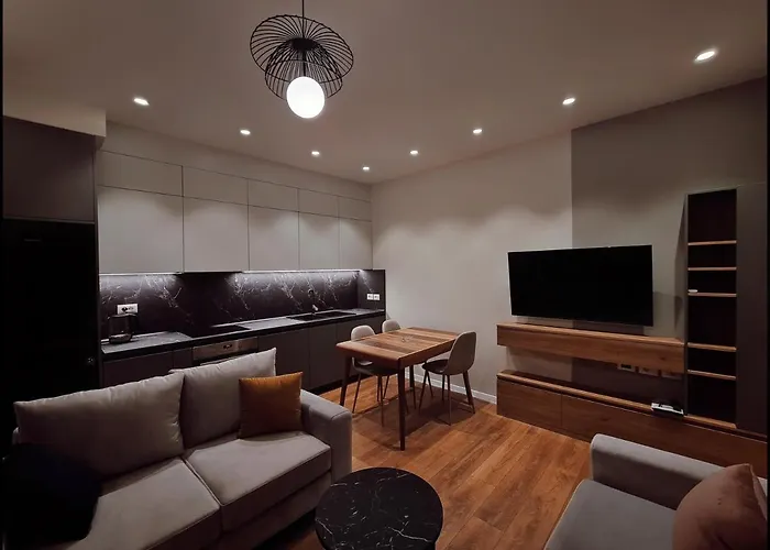 Adore - Modern Τίρανα