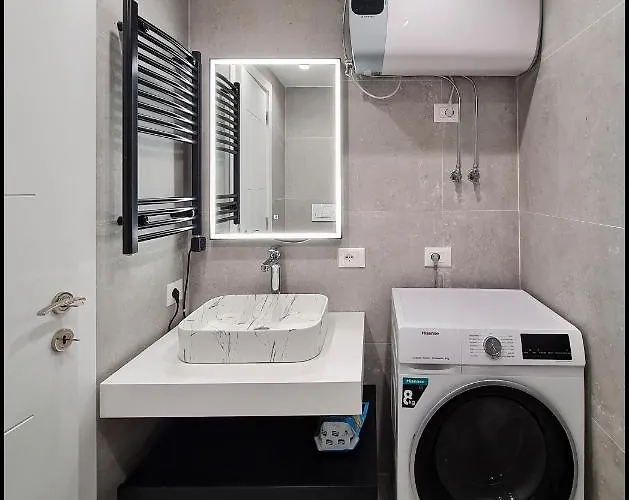 Adore - Modern Tirana