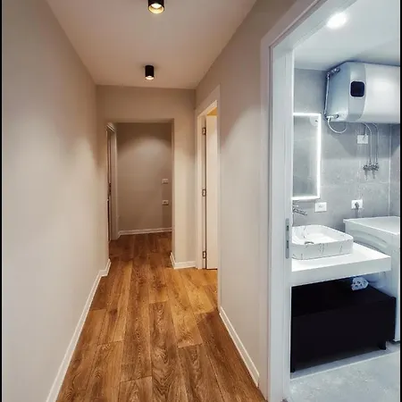 Adore - Modern Apartment Tirana