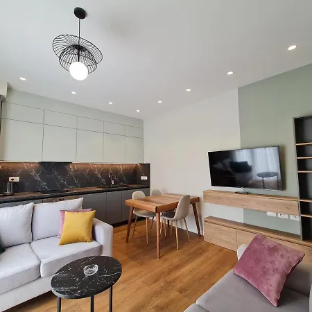 Adore - Modern Апартаменты Тирана